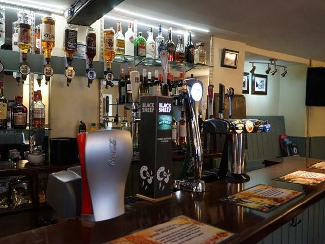 Shoulder Of Mutton Hotel Milton Keynes Buitenkant foto
